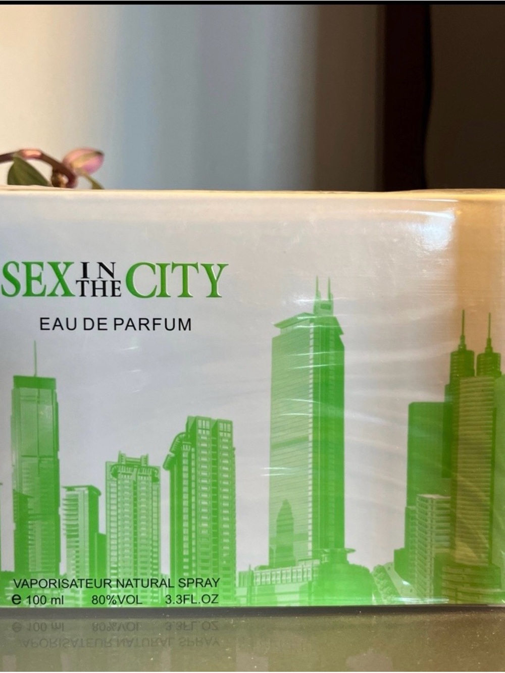Sex in the City Kiss Eau de Parfum — White & Green
